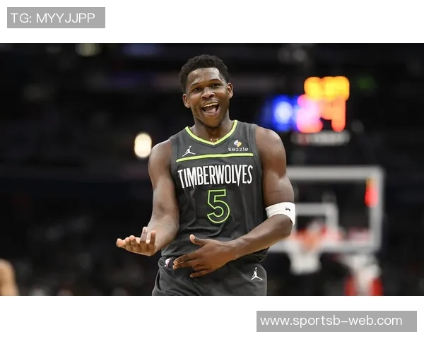 爱德华兹首战狂砍41分打破队史纪录超越唐斯36分的辉煌表现 爱德华兹首战狂砍41分打破队史纪录超越唐斯36分的辉煌表现